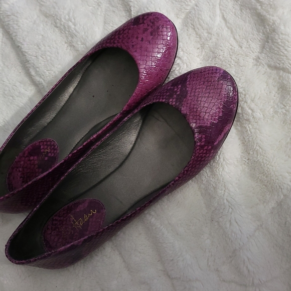 Purple Snakeskin Women's Flats - Picture 8 of 8